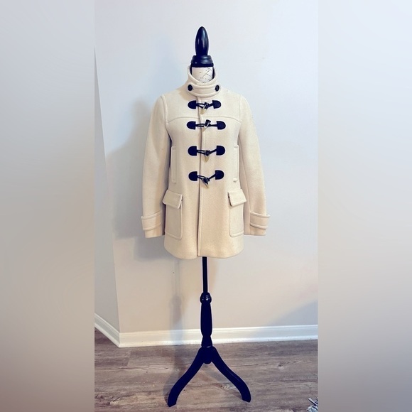100% wool, lined coat by banana republic 🖤 - Picture 4 of 9